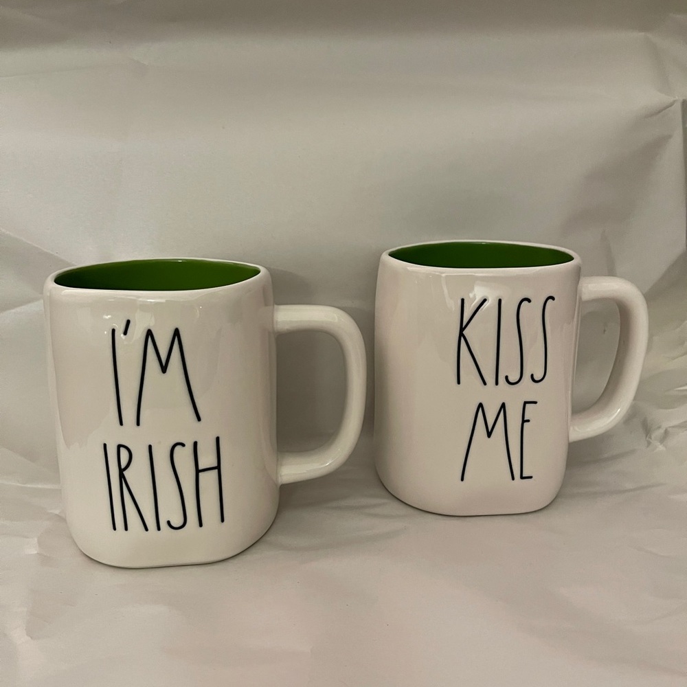 Rae Dunn Mug set